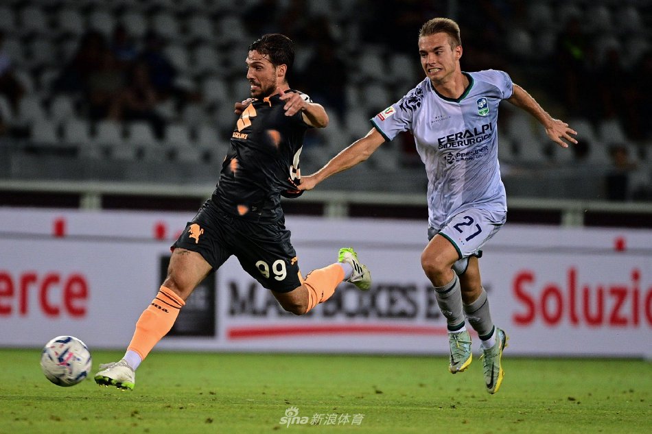 与娱乐的碰 与娱乐的碰